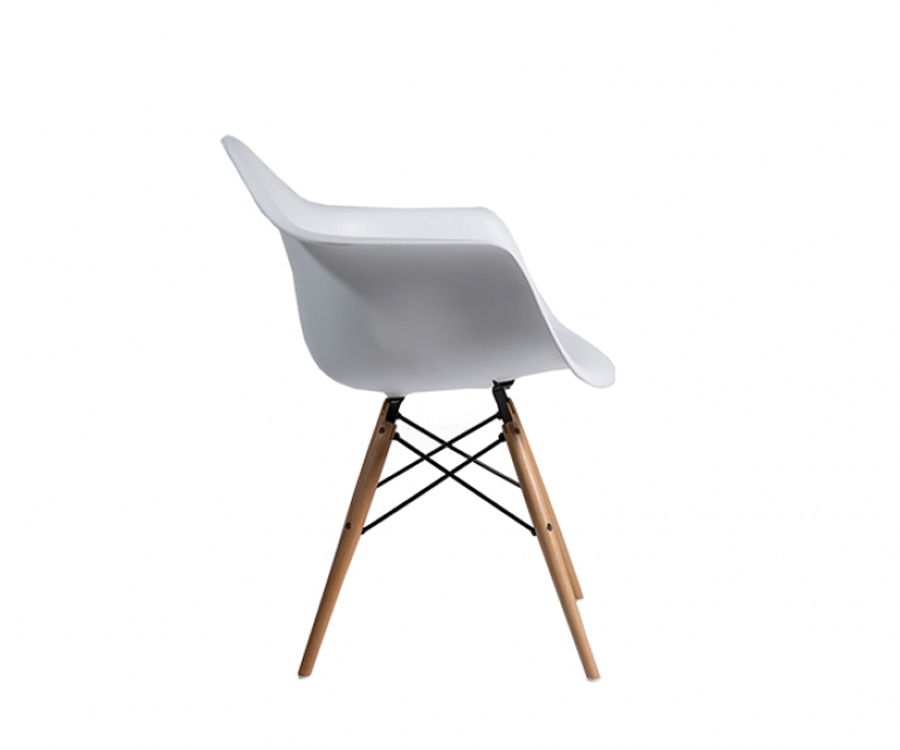 Eames Plastic Armchair DAW