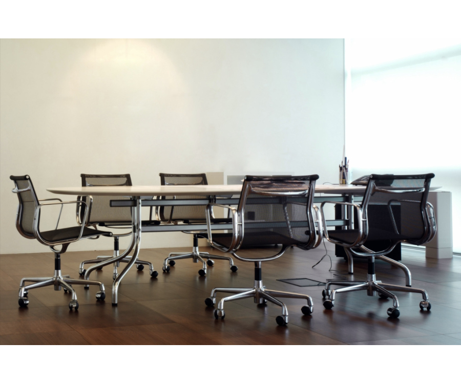 Eames EA 219