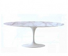 Saarinen Tisch Oval (Marmor) 